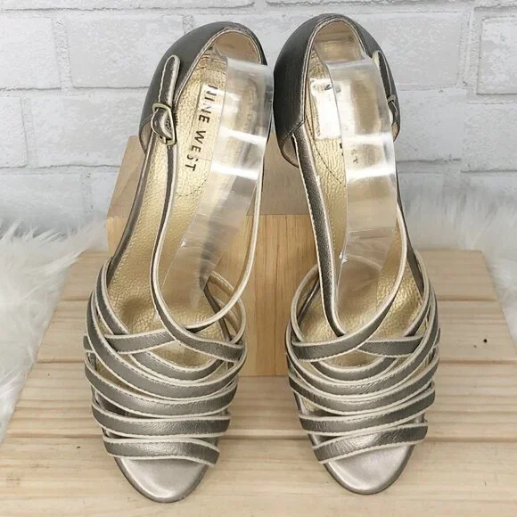 Nine West Yams Silver Metallic Stacked Wedge Open Toe Leather Sandal Size 7M‎ - Picture 2 of 5